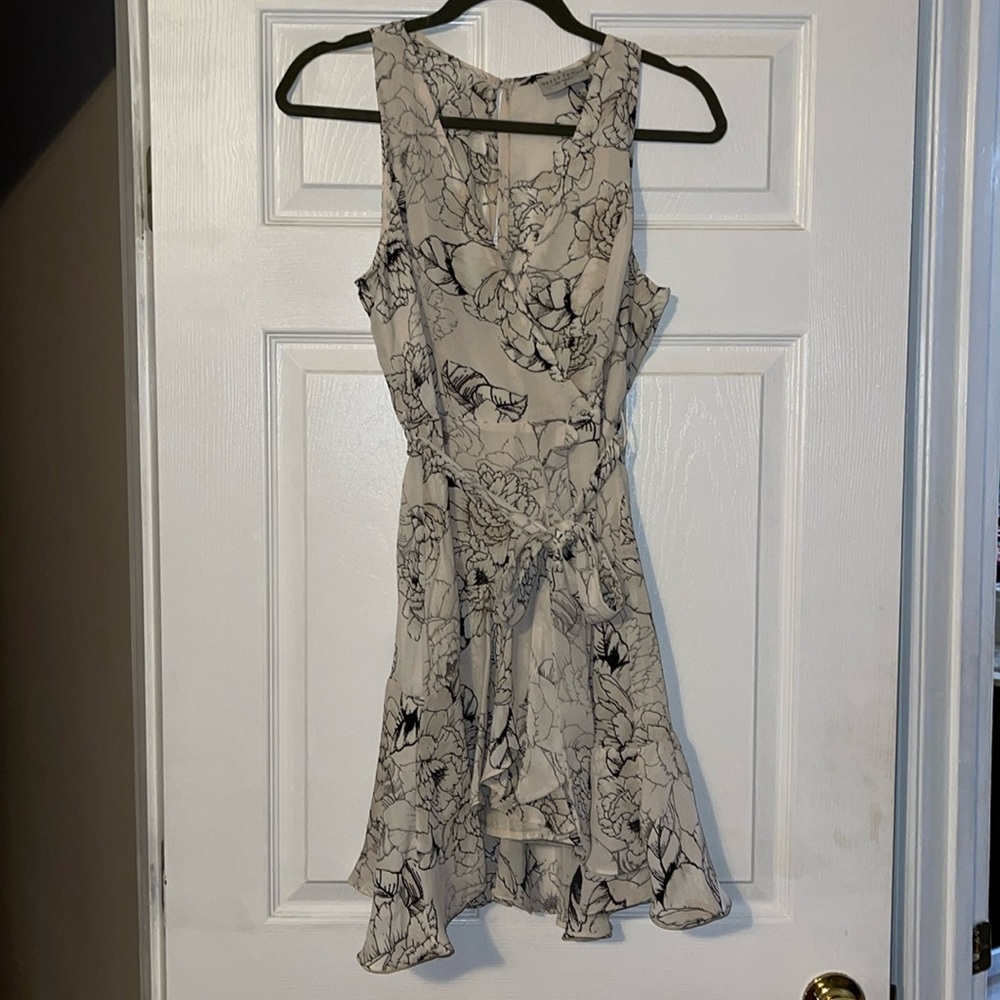 NWOT Dress Forum | Floral Dress | Size Small